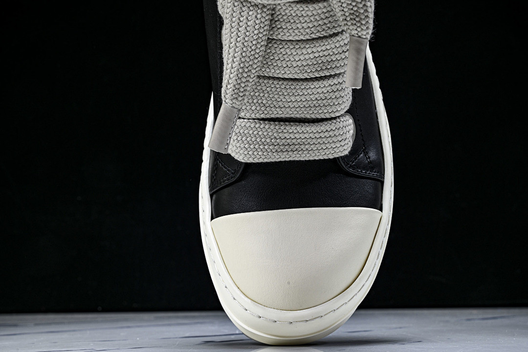 RO Sneakers