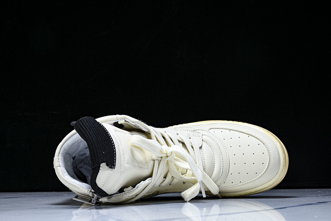 RO Sneakers