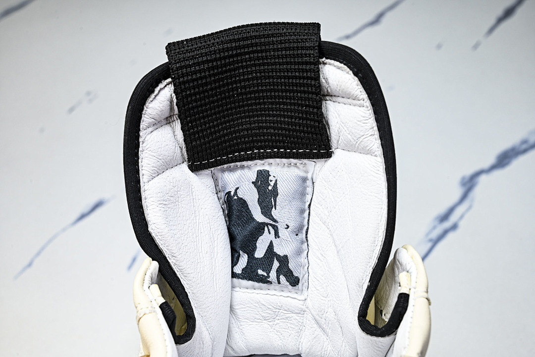 RO Sneakers