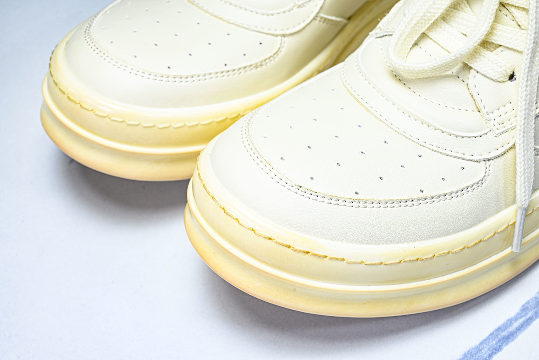 RO Sneakers