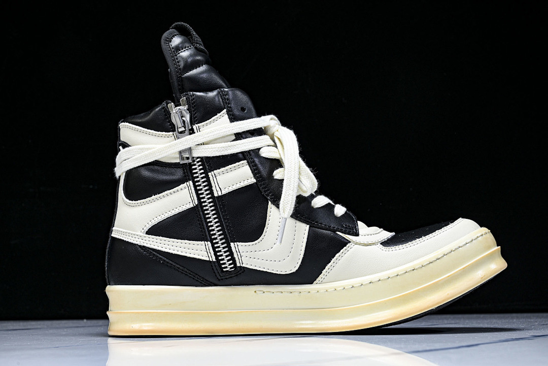 RO Sneakers