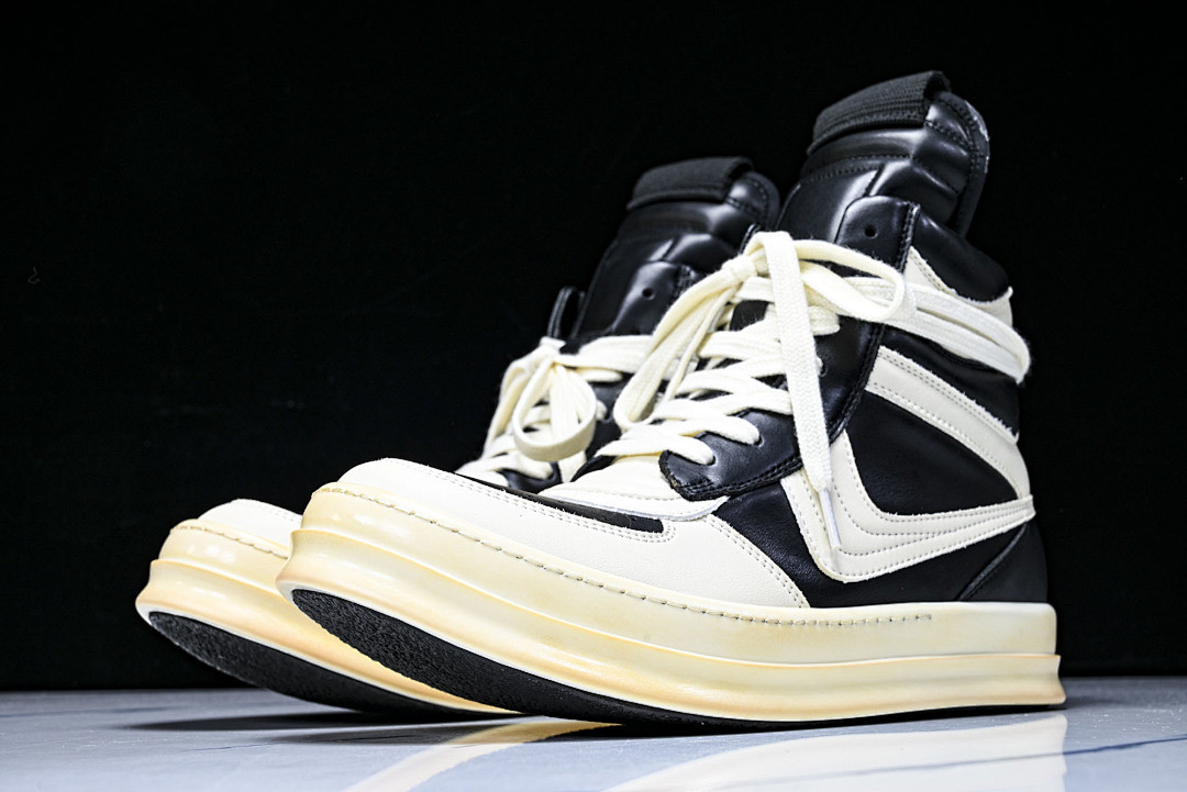 RO Sneakers