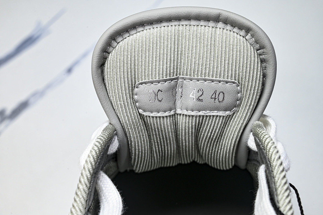 DR B27 Sneaker