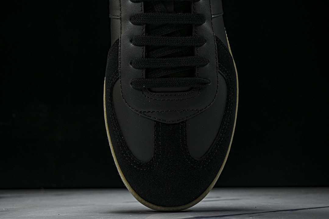 DR B01 Sneaker