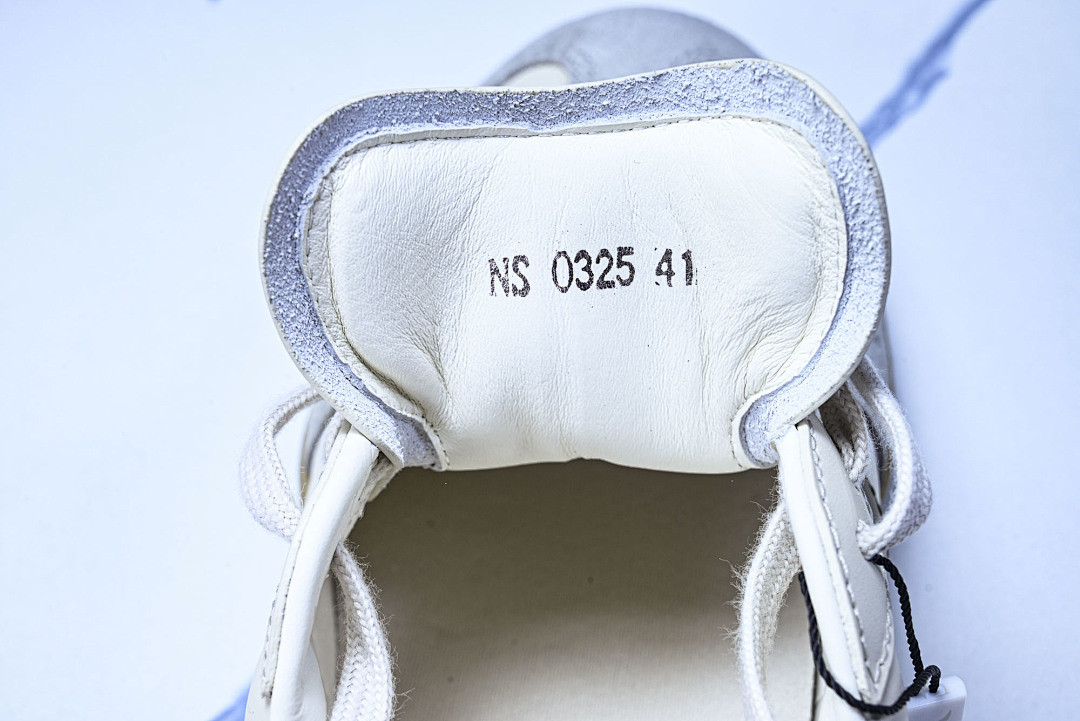 DR B01 Sneaker