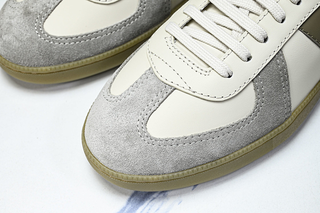 DR B01 Sneaker