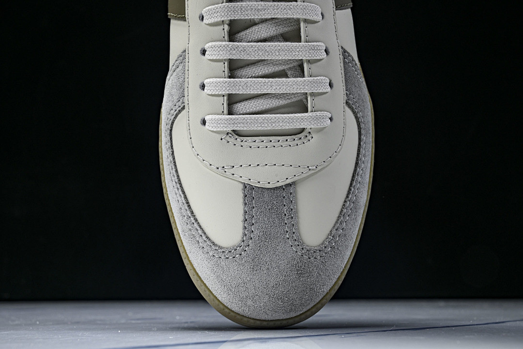DR B01 Sneaker