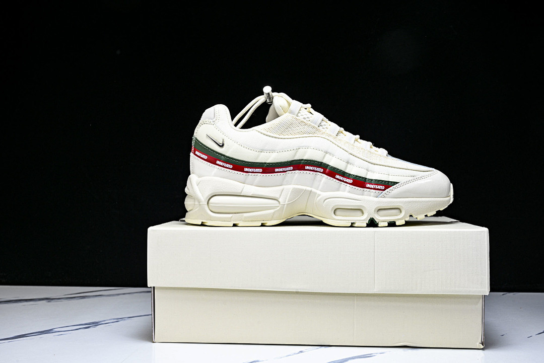 Undefeated x Nike Air Max 95 SP IB4453-100