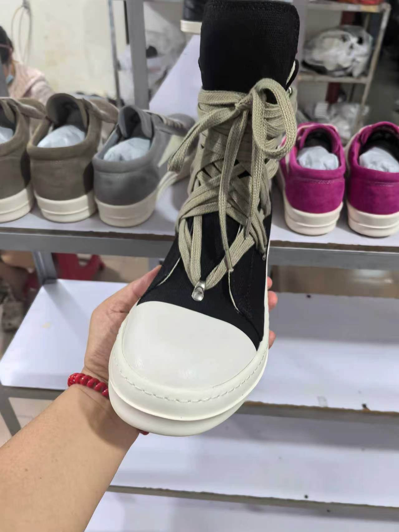 (BLACK) RO Sneakers