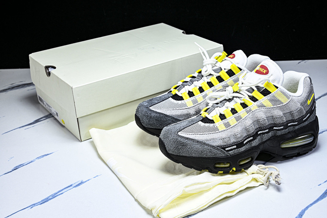Undefeated x Nike Air Max 95 IB4523-002