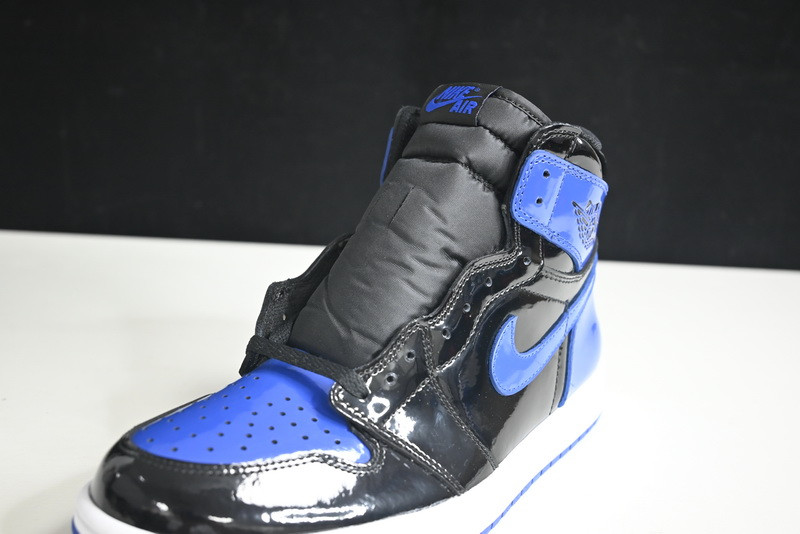 Air Jordan 1 High 555088-404