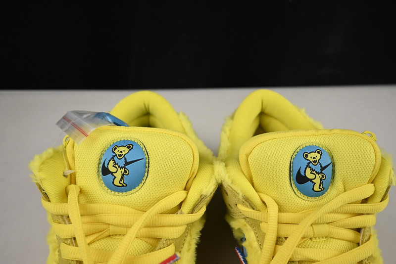 Grateful Dead x Nike SB Dunk Low 