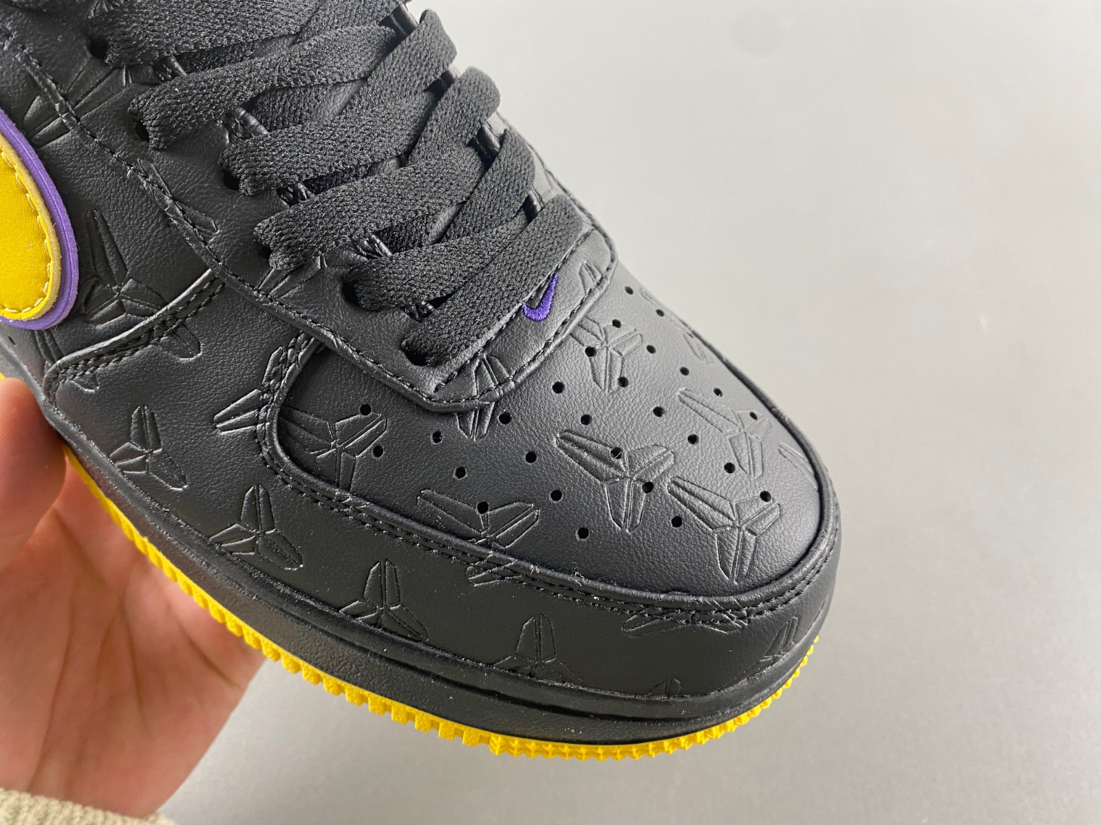 Kobe Bryant x Nike Air Force 1 Low HV5122-001