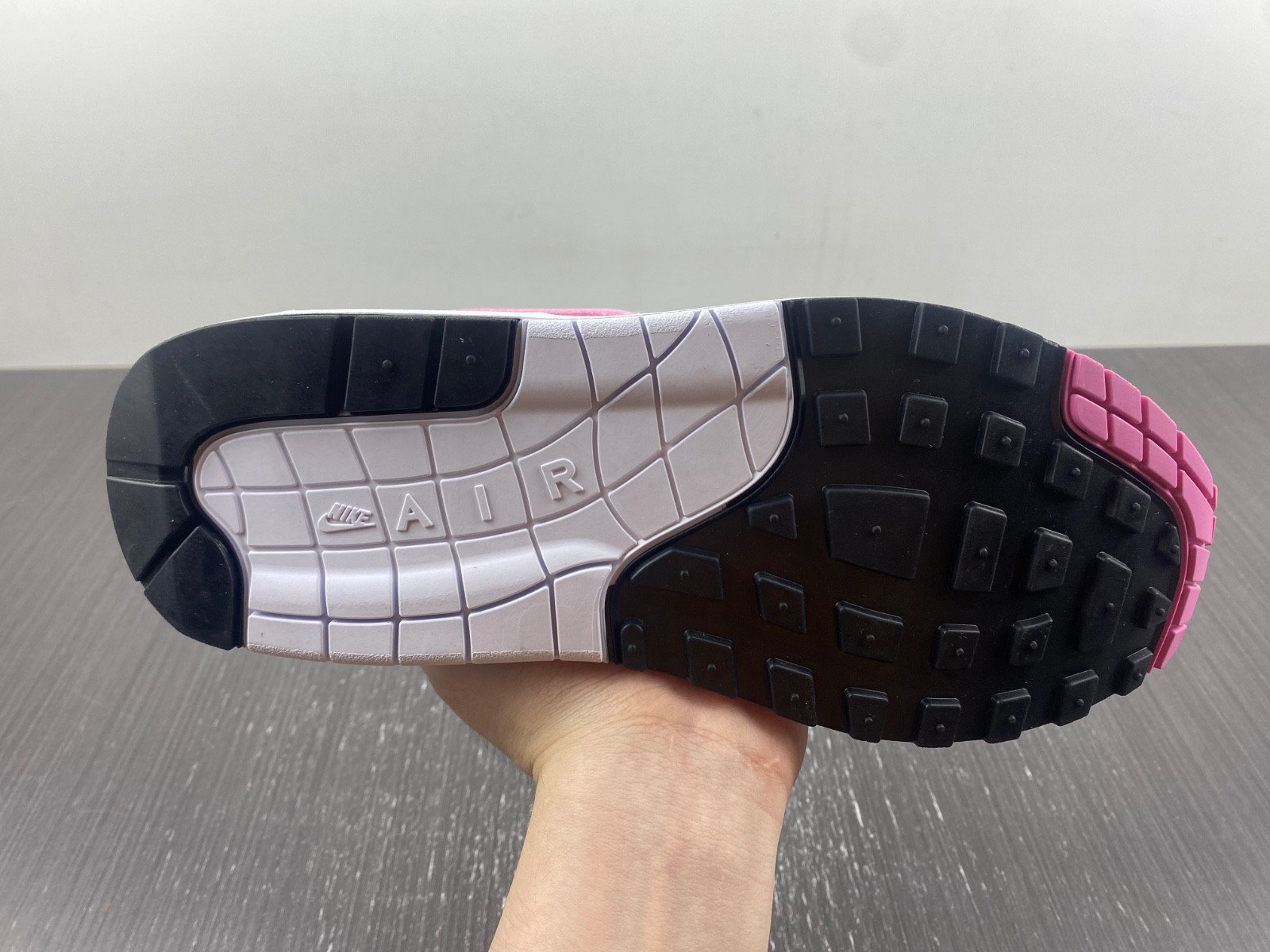 Nike Air Max 1 WMNS “Fuchsia Dream“ DZ2628-001