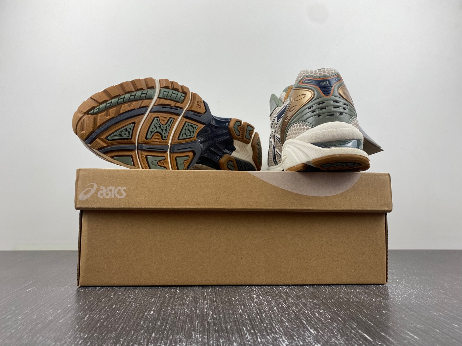 As*ic*s gel-kayano 14 1201a019-250