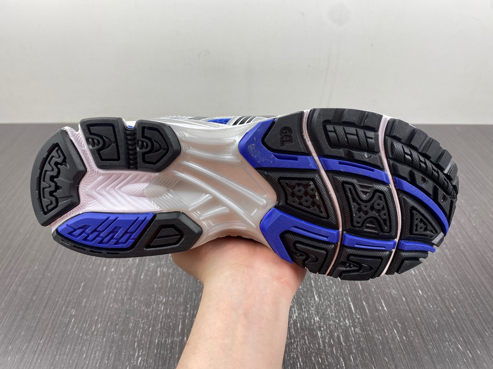 As*ic*s gel-kayano 14 1201a019-401