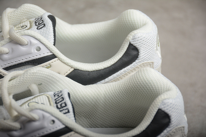 As*ic*s gel-1090 1203a243-028