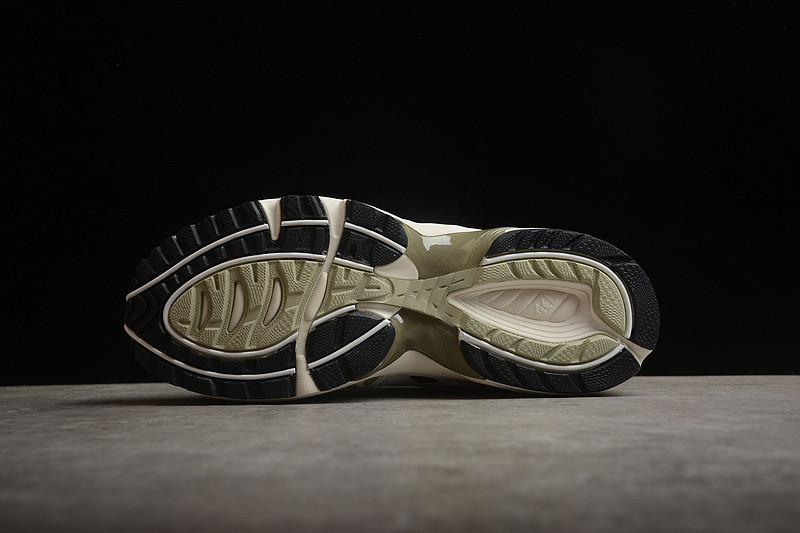 As*ic*s gel-1090 1203a243-028