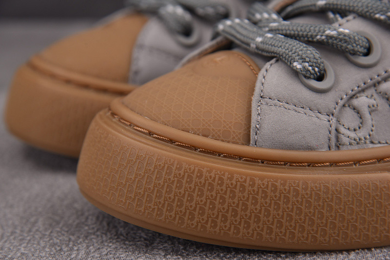 DR B33 Sneaker