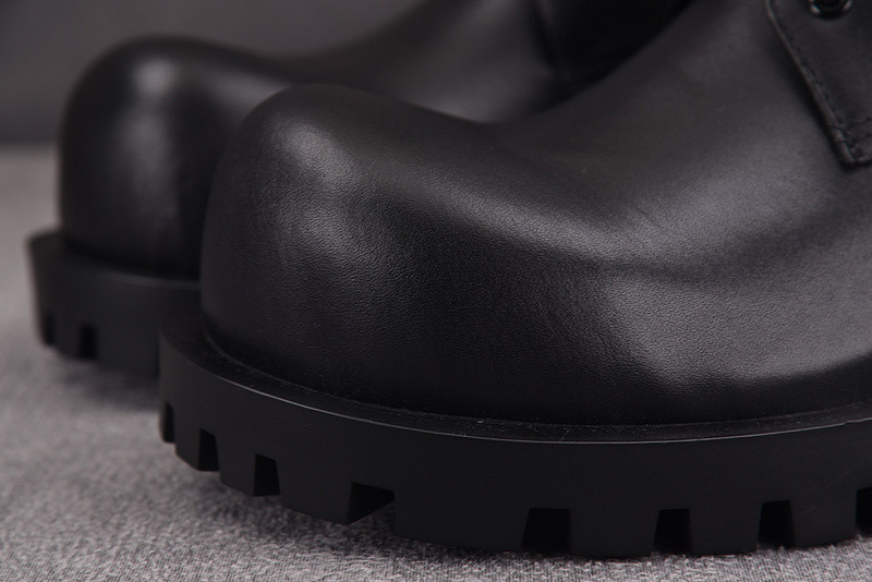 Ba*len*cia*ga hummer