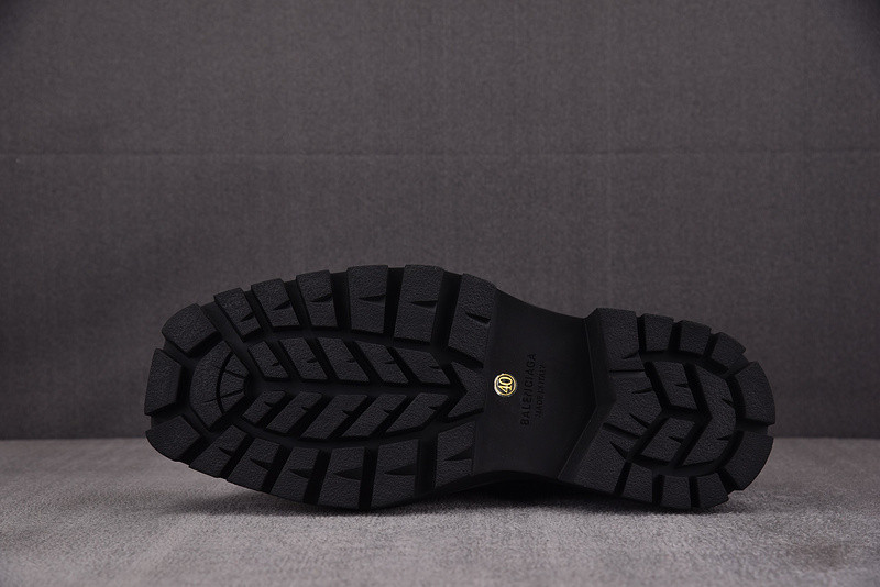 Ba*len*cia*ga hummer