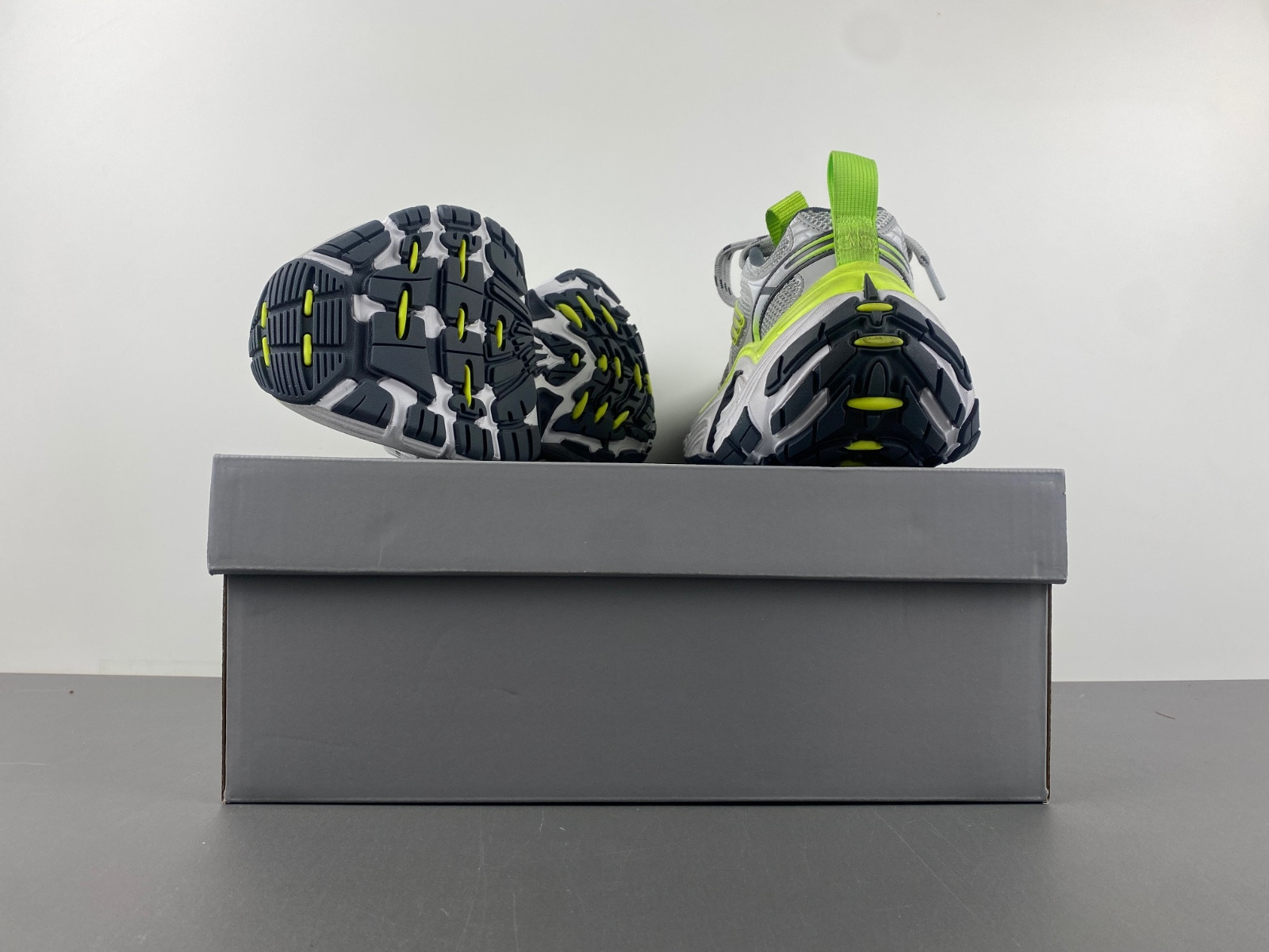 Ba*len*cia*ga sneaker 815853 w2mv2 1937