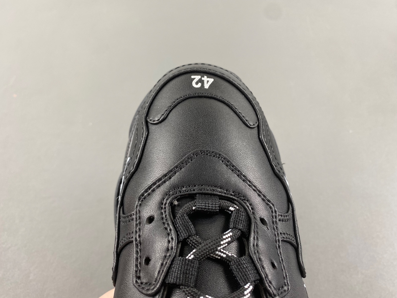 Ba*len*cia*ga triple s