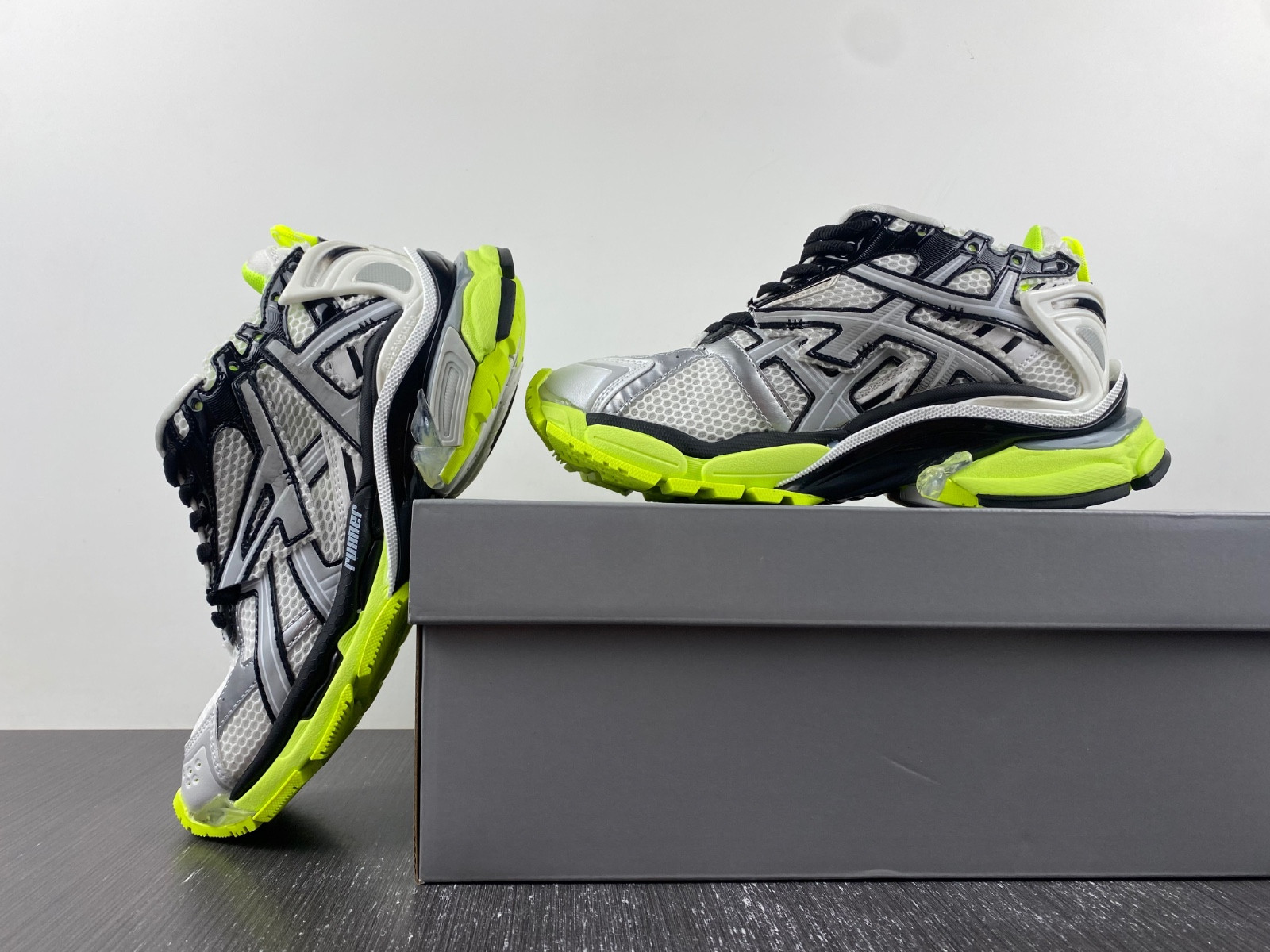 Ba*len*cia*ga runner 677403 w3rbp 1093