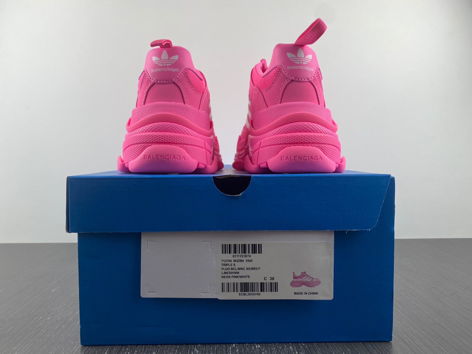 Ba*len*cia*ga triple s  712764 w2zb6 5590