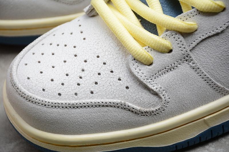 Atlas x Nike SB Dunk High CZ3334-100