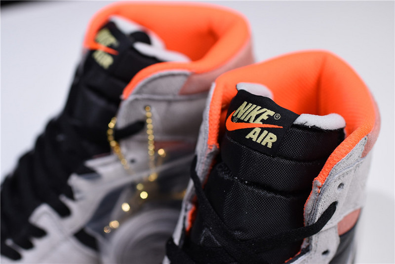 Air Jordan 1 Retro High OG “Neutral Grey” 555088-018