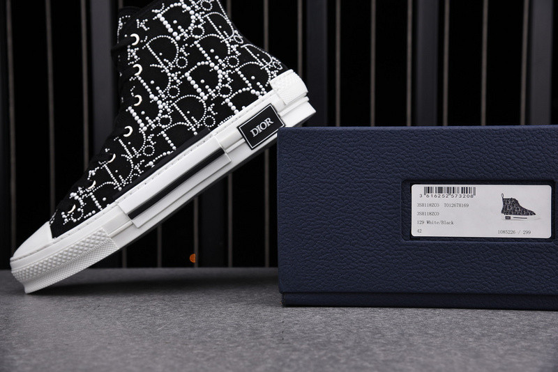 DR B23 High Top Sneaker