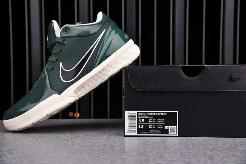 Undefeated x Nike Kobe 4 Protro “Bucks” CQ3869-301