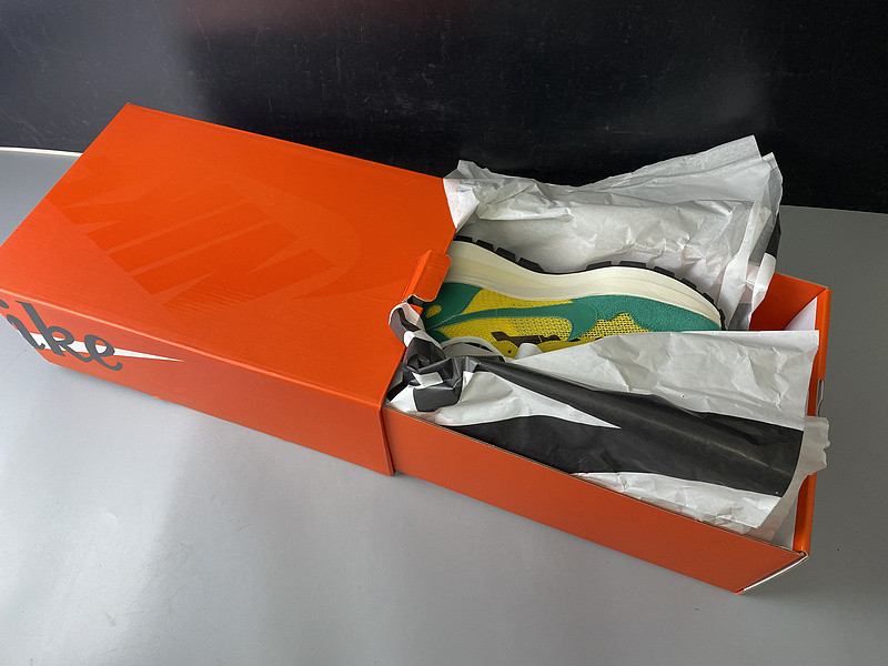 Sacai x Nike Pegasus VaporFly SP CI9928-300