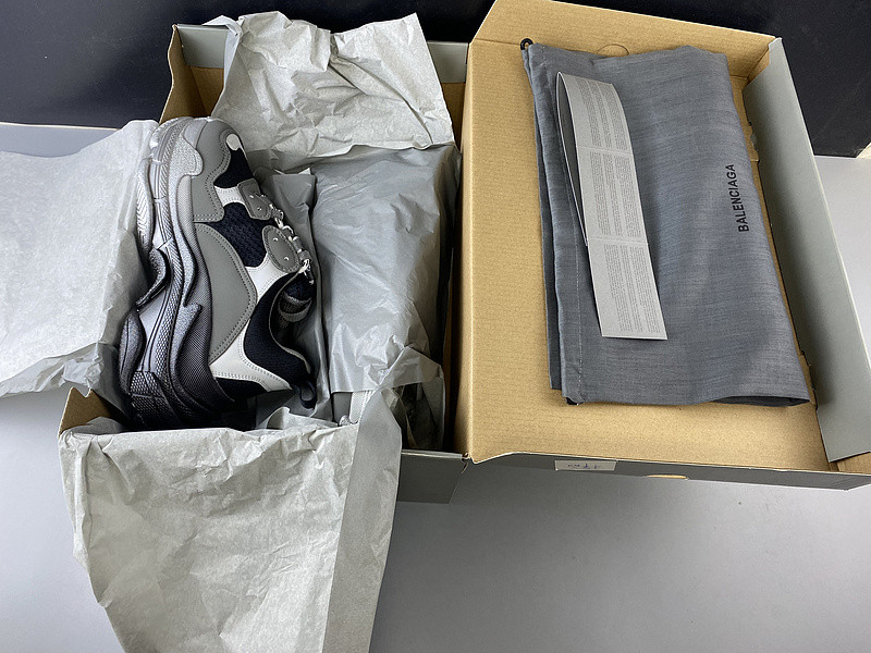 BLCG Triple S 583546-W06F1-0841