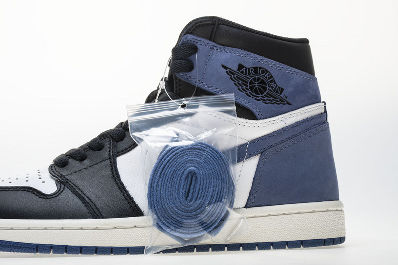 Air Jordan 1 Retro High OG “Blue Moon” 555088-115