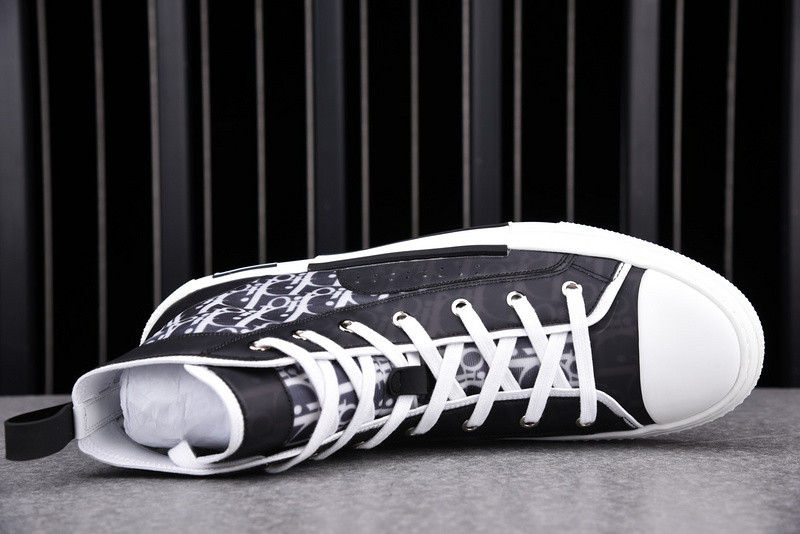 DR B23 High Top Sneaker