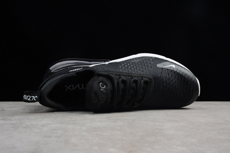 Nike Air Max 270 in black/white AH8050-002