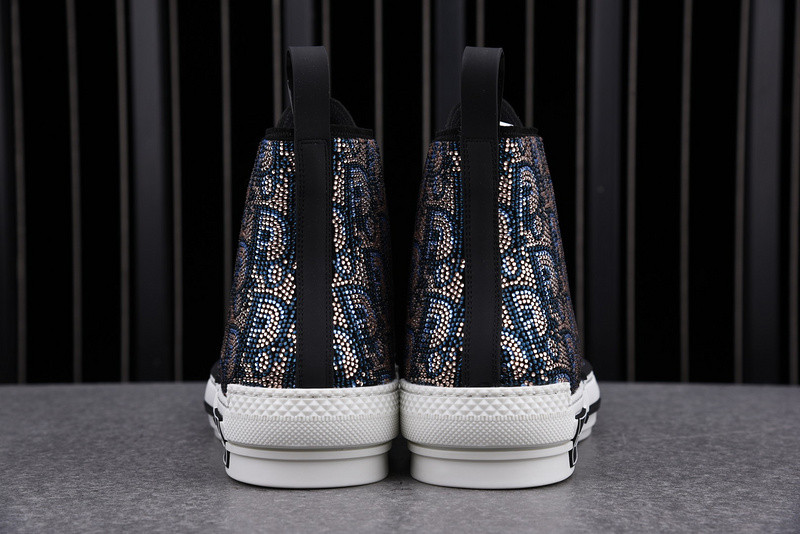 DR B23 High Top Sneaker