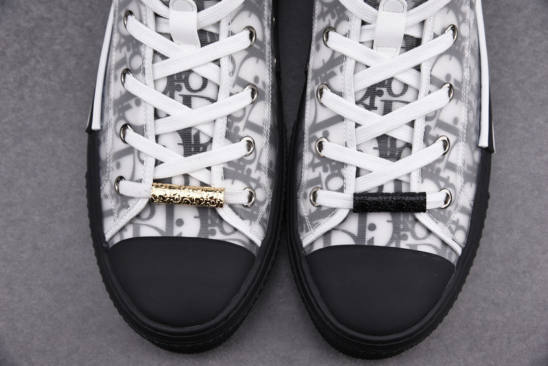 DR B23 High Top Sneaker