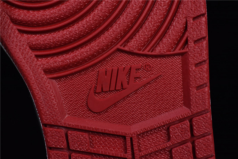 Air Jordan 1 Retro High OG "Chicago" 555088-101