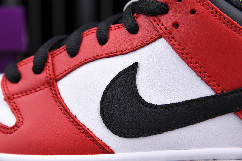 Nike SB Dunk Low "Chicago" BQ6817-600