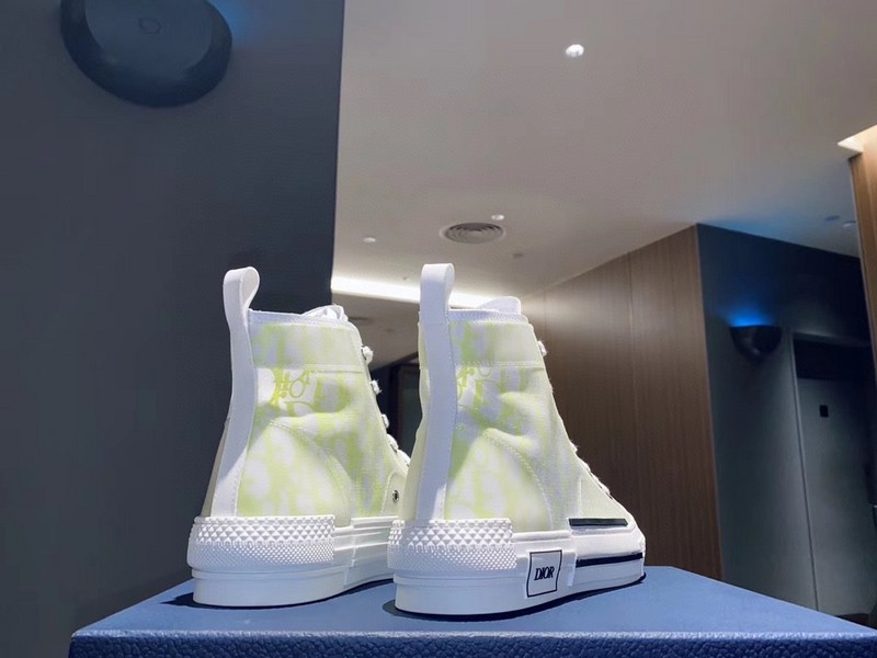 DR B23 High Top Sneaker