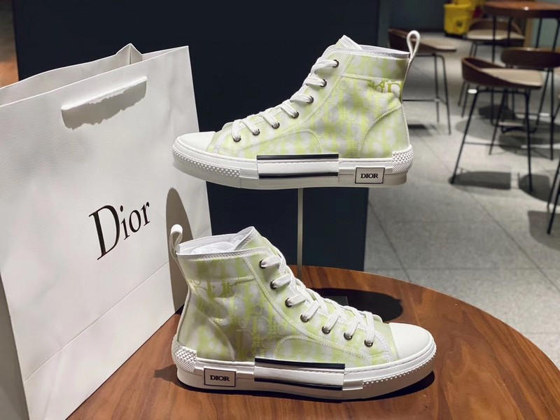 DR B23 High Top Sneaker
