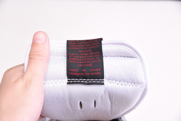 Air Jordan 1 High OG “Light Smoke Grey” 555088-126