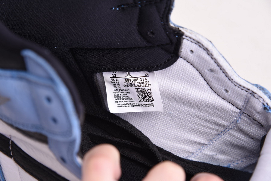 Air Jordan 1 High OG “University Blue” 555088-134