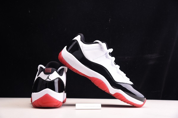 Air Jordan 11 Retro Low Concord Bred AV2187-160