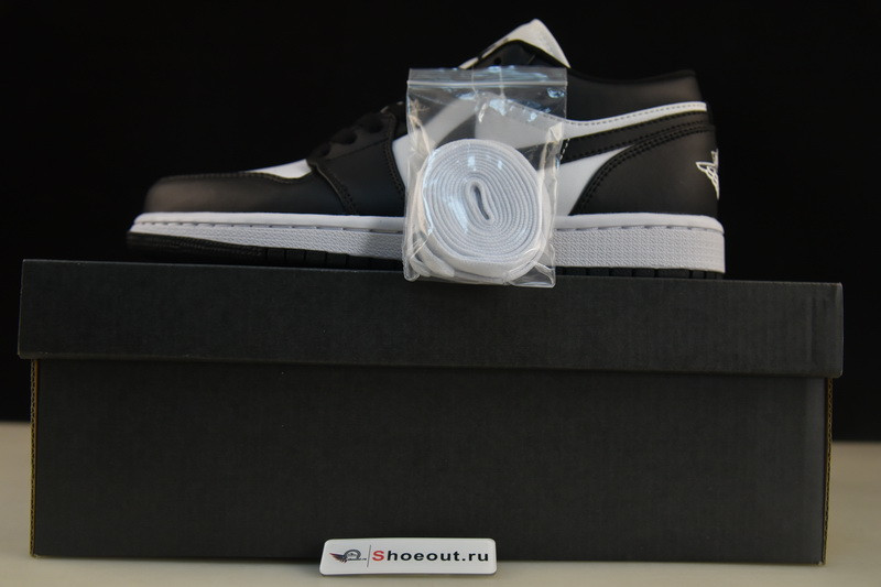 Air Jordan 1 Low “Panda” DC0774-101