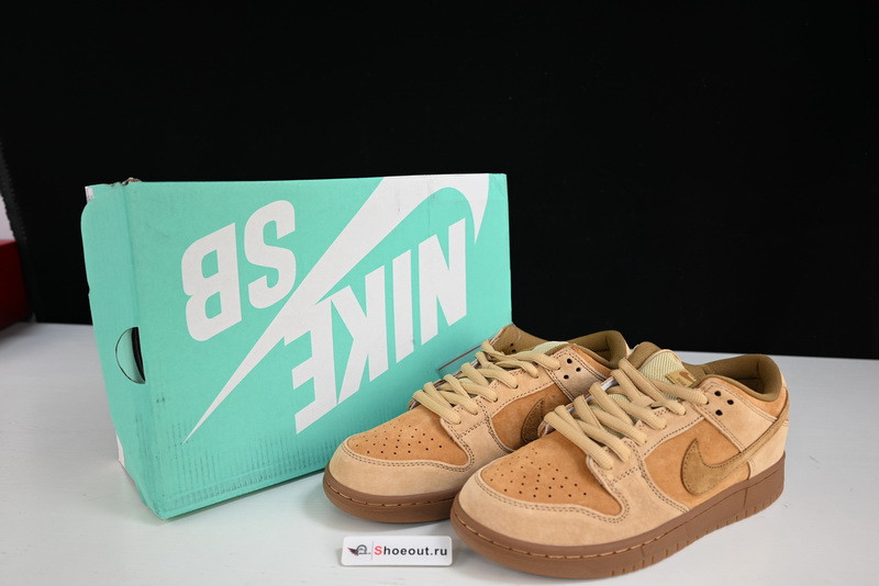 Nike SB Dunk Low “Reverse Reese Forbes Wheat” 883232-700