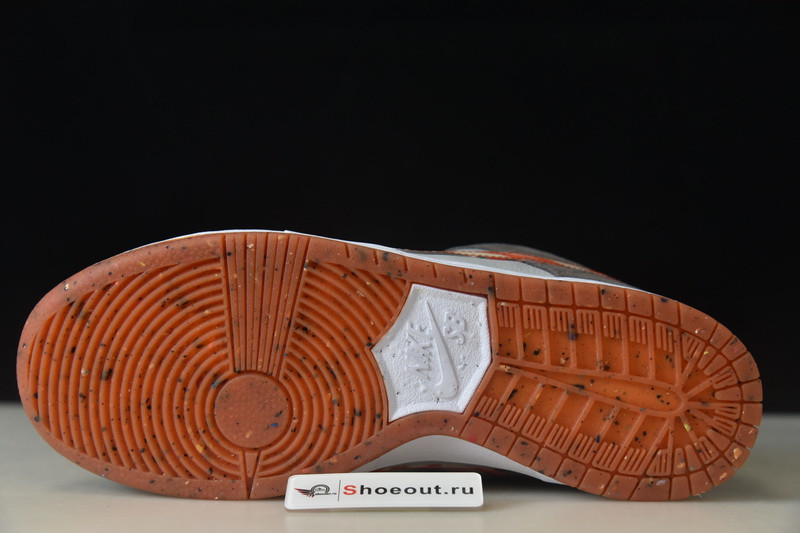 Crushed D.C. x Nike SB Dunk Low DH7782-001